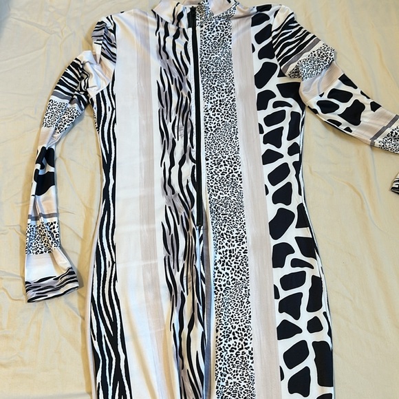 Stretchy animal printed jumpsuit - Picture 2 of 4